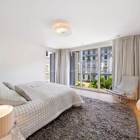 Center Panoramic Views 4bd By Guestlee Montreux